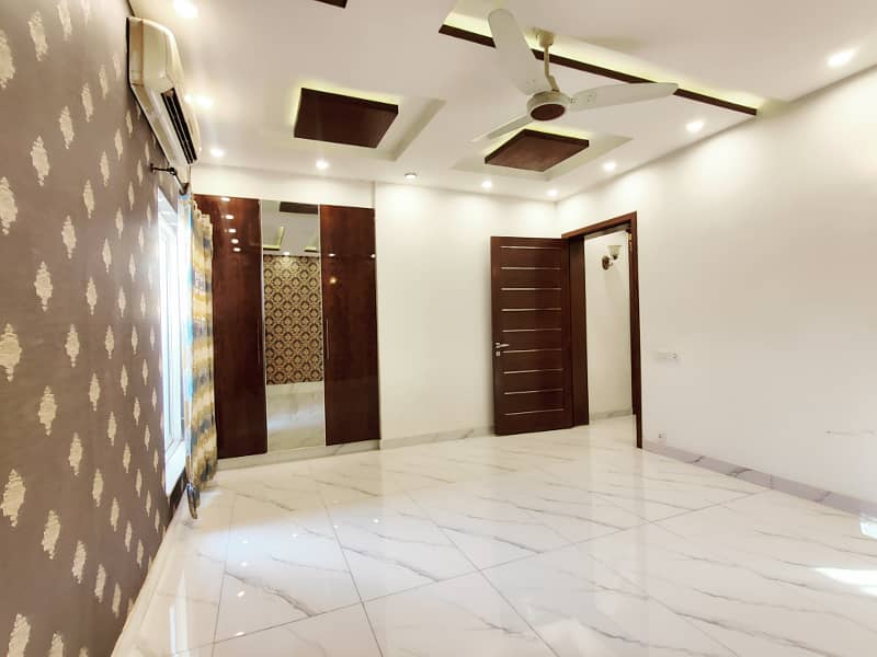 Prime Location 10 Marla 3 Bedroom Upper Portion Classic Design House For Rent In Statelife Housing Society Lahore 2