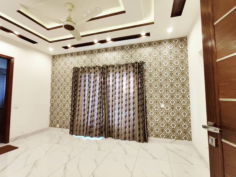 Prime Location 10 Marla 3 Bedroom Upper Portion Classic Design House For Rent In Statelife Housing Society Lahore 3