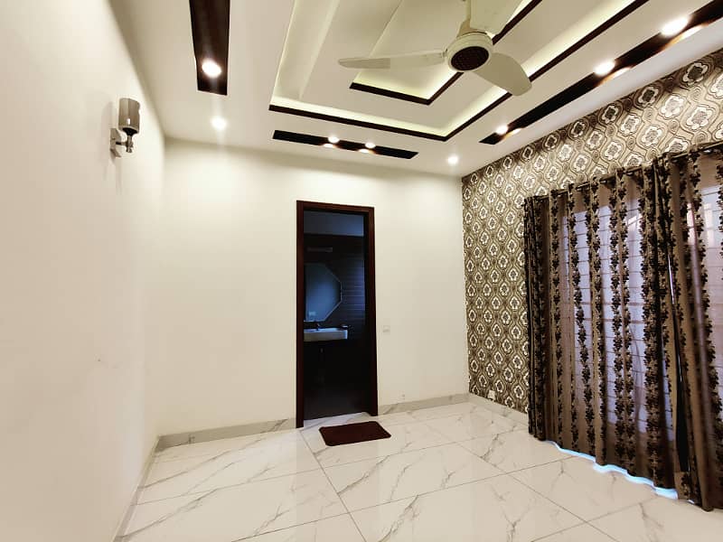 Prime Location 10 Marla 3 Bedroom Upper Portion Classic Design House For Rent In Statelife Housing Society Lahore 11