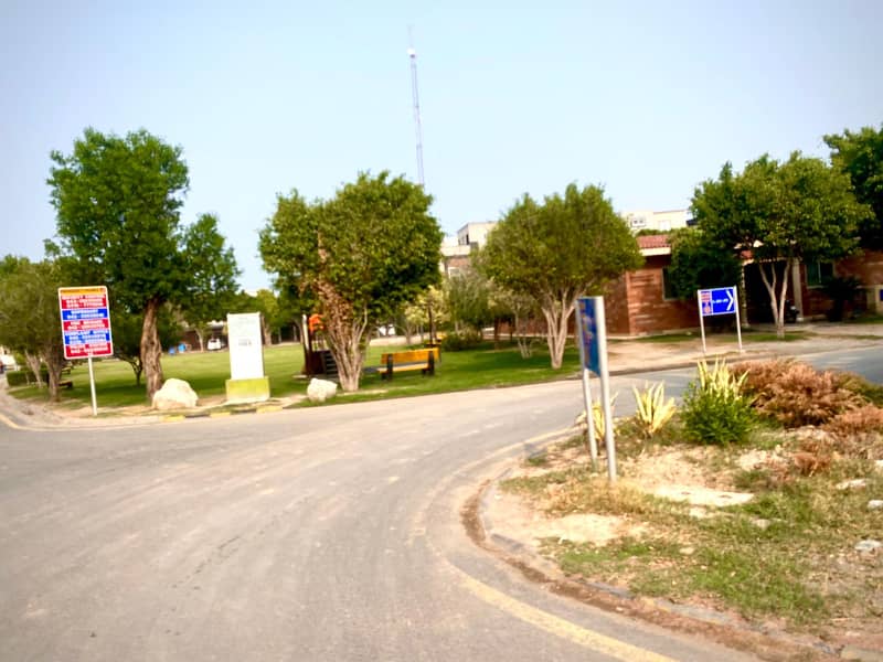 8 marla plot for sale in zinia block, bahria nasheman main feerouzepur rood lahore lda approved socity 1