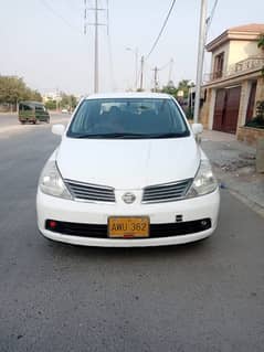 Nissan Tiida 2012