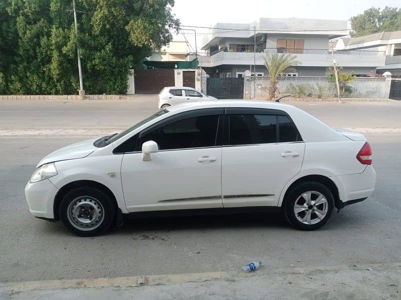 Nissan Tiida 2012 2