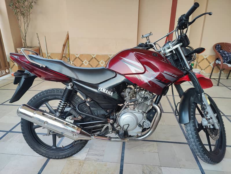 YAMAHA 125G Imported Model RED Genion condition (Karachi No. ) 3