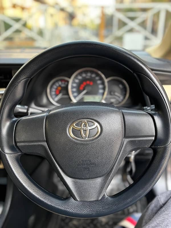 Toyota Corolla GLI 2018 Automatic 14