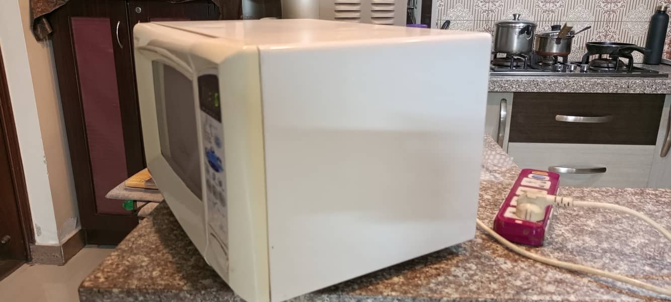 Dawlance microwave oven 2