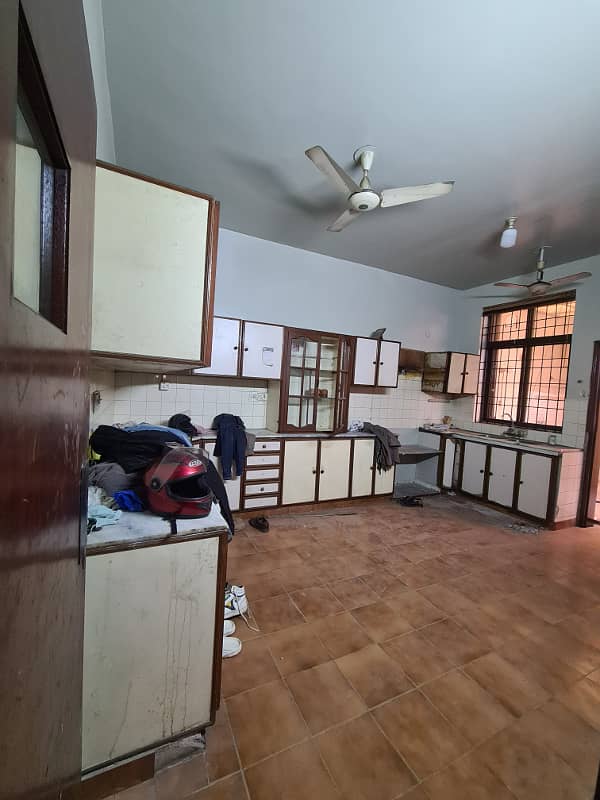 10MARLA DOUBLE STOREY HOUSE FOR RENT IN ALLAMA IQBAL TOWN 0