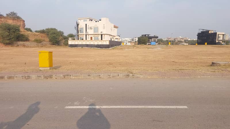 5 Marla Possessionable Plot in Rose Garden Zone 1, Phase 8 Bahria Town Rawalpindi 0