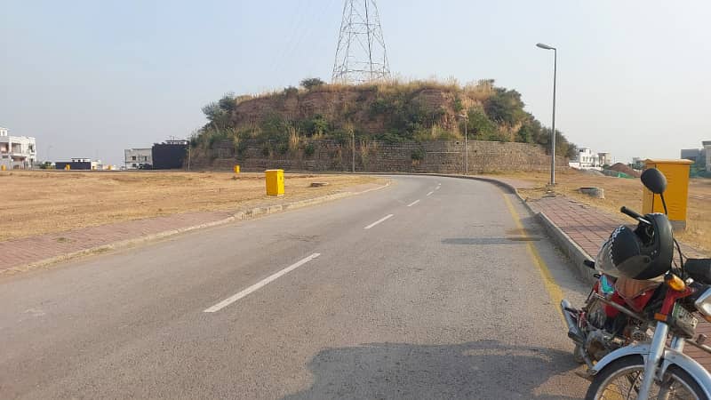 5 Marla Possessionable Plot in Rose Garden Zone 1, Phase 8 Bahria Town Rawalpindi 2