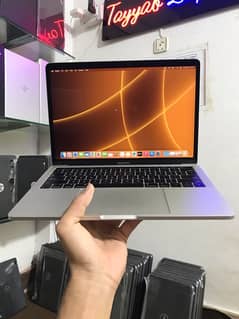 Macbook pro 2018 i5   16/256 13 inch Tayyab laptop