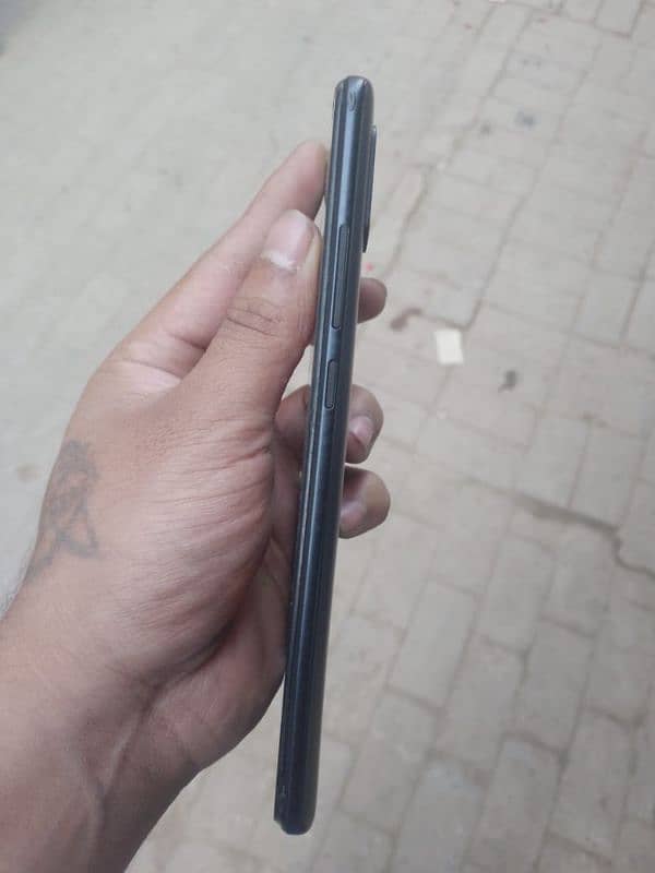 redmi 9A 3.32 ok set ha koi masla Ni ha only back camre blur ha 2