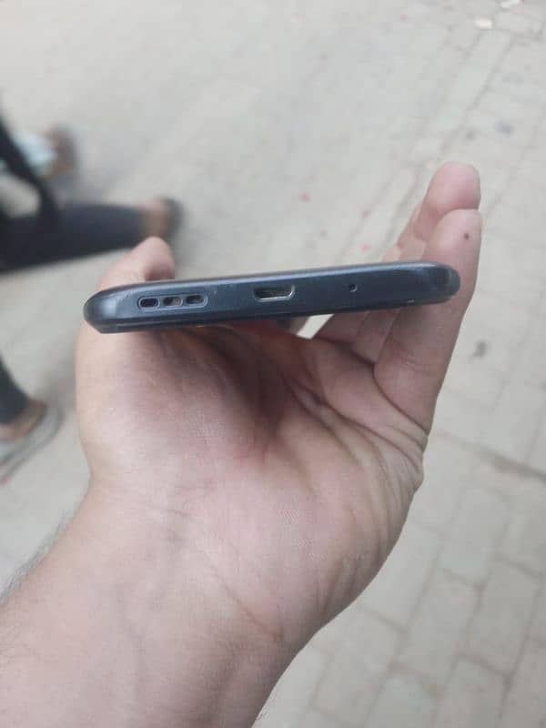 redmi 9A 3.32 ok set ha koi masla Ni ha only back camre blur ha 3