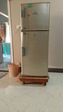 Dawlance Refrigerator Small (8 cubic feet)