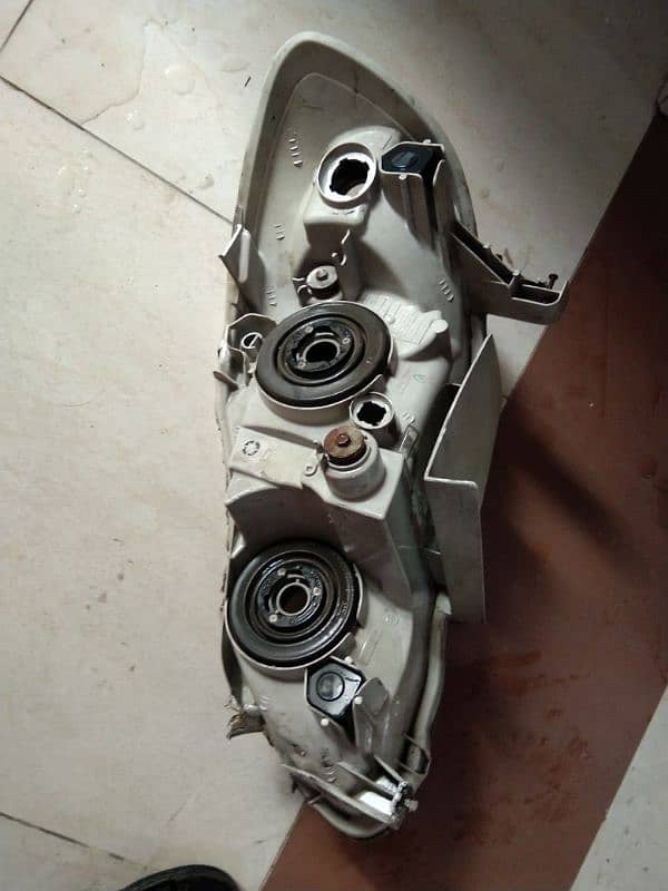 corolla xli 2007 model Headlights only cover 3