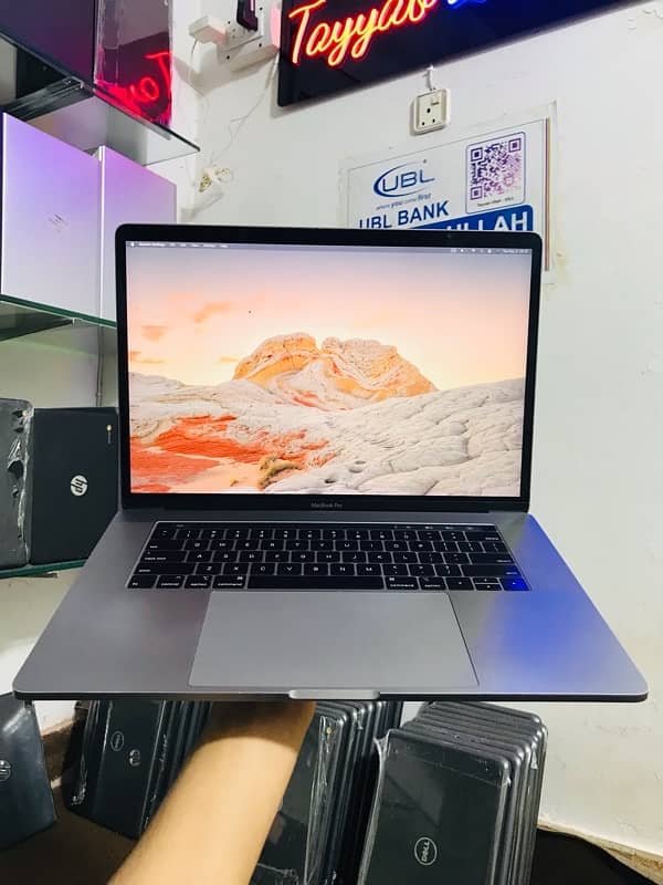 Macbook pro 2018 i7.16/512 13 inch Tayyab laptop 0