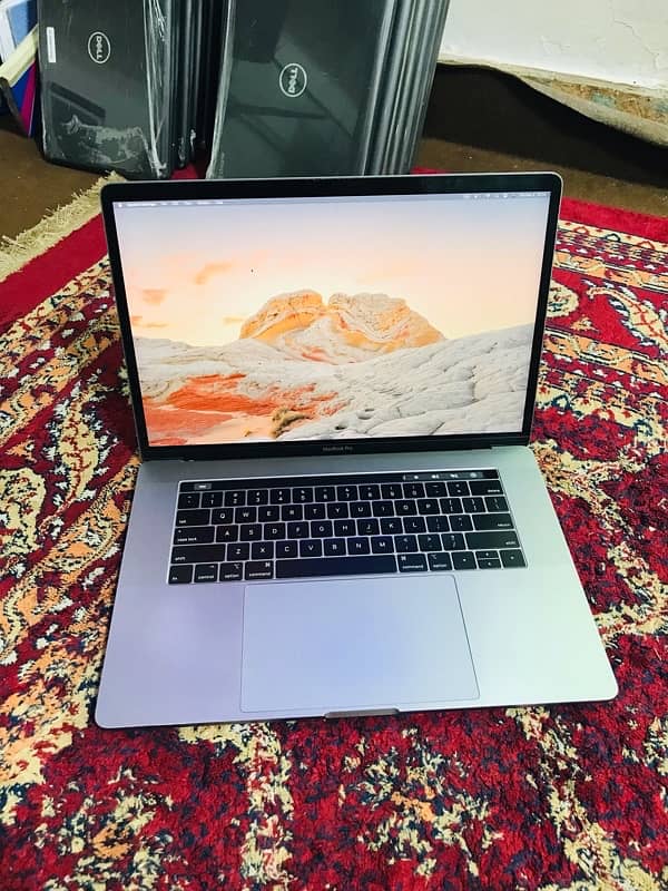 Macbook pro 2018 i7.16/512 13 inch Tayyab laptop 7