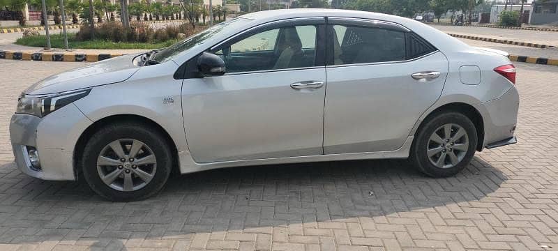 Toyota Corolla Altis 2016 Automatic 2