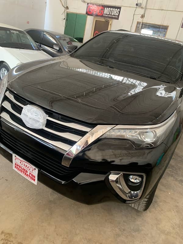 Toyota Fortuner V 2020 1