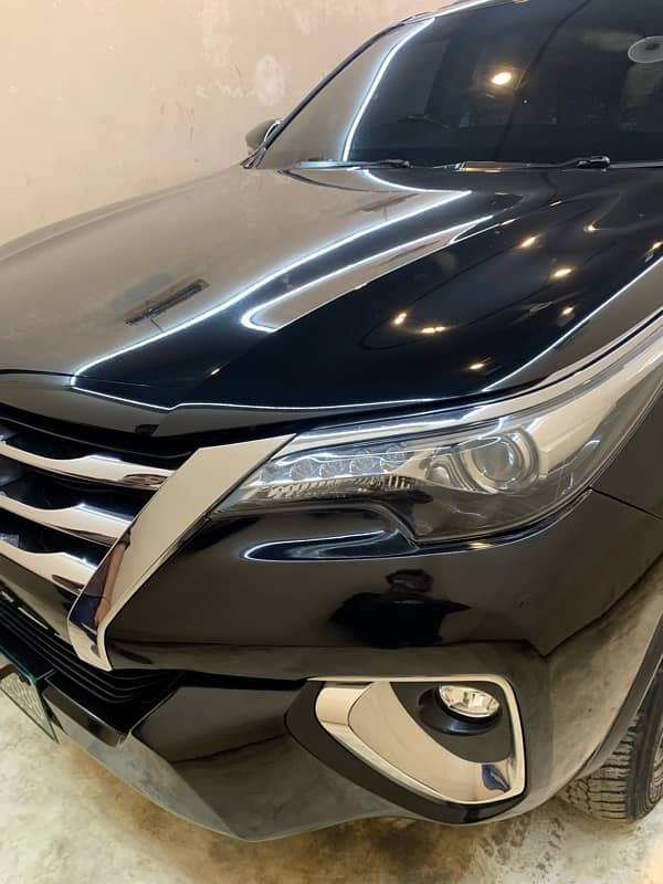 Toyota Fortuner V 2020 19