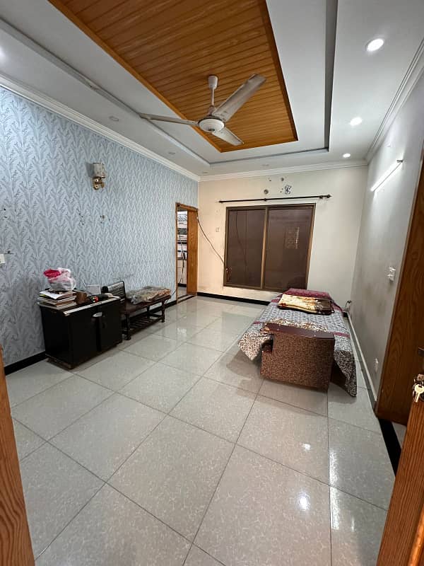 2 bedroom very beautiful upper portion available for rent electricty free 0