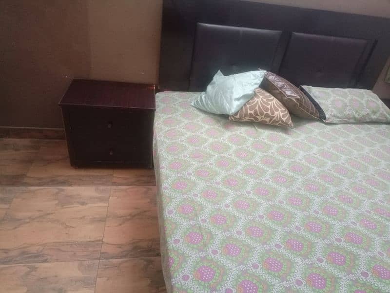 Bed set full with mattress and dressing side tables 2