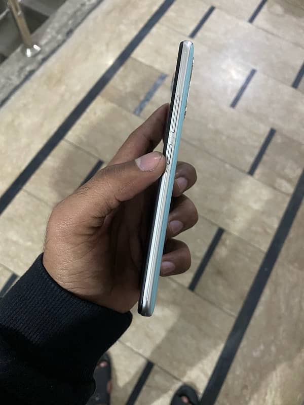 vivo y30 4/64gb 2