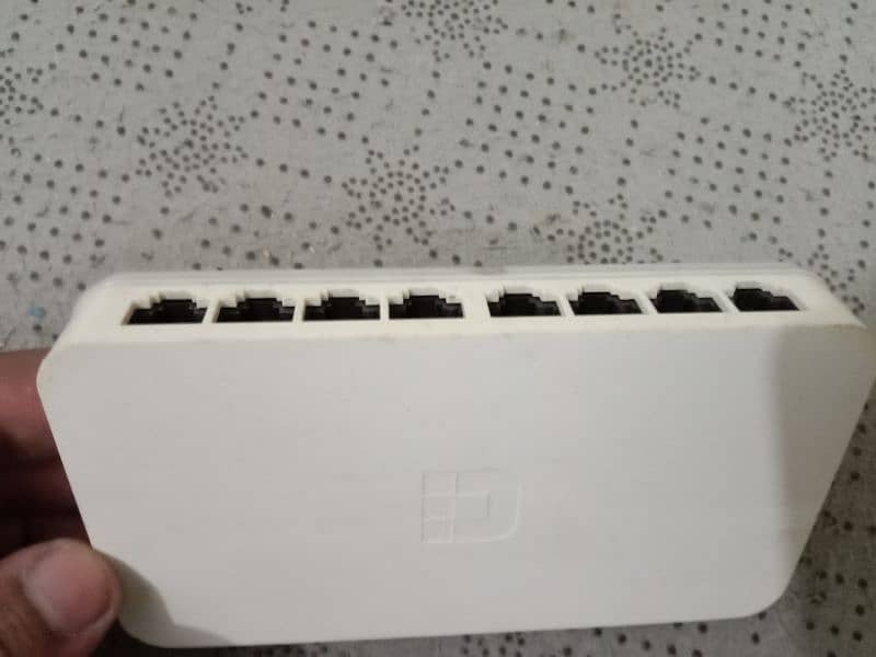 Networking switch 5+8 ports 4