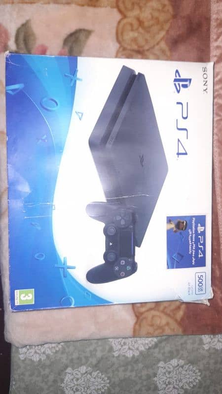 PS4 with 2 Controllers, HDMI, 6 Games Installed & FIFA 17, 19 Discs 3