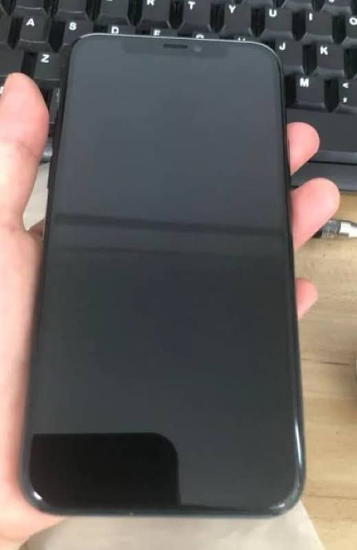 iphone 11 64gb  94 battery health   10/10 condition   non pta 2