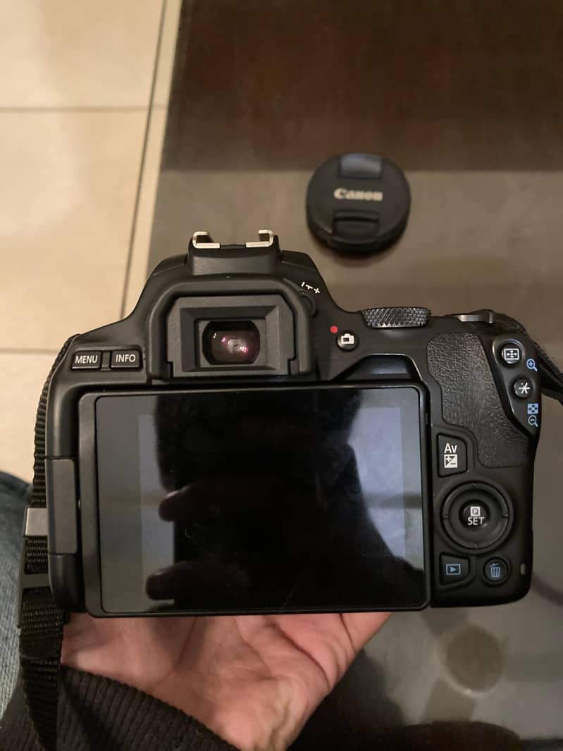 Canon 250 D like Brand New 4