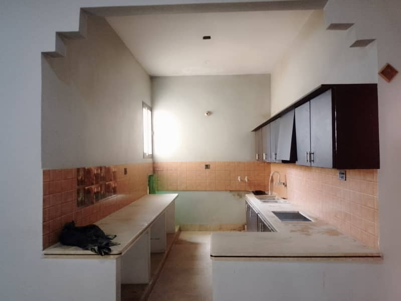 2 bed dd 1st floor portion for rent 16