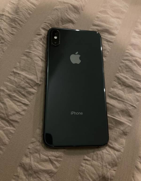 iPhone XS Max 4