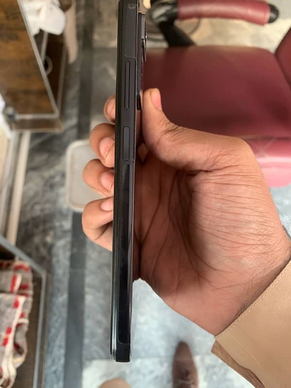 xiaomi Redmi note 11 pro with complete box and charger 4