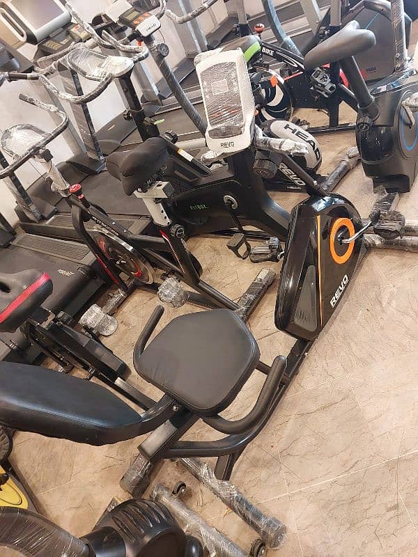 Home Gym / Elliptical / Spinning bike / Treadmill / dumbell / plates 15