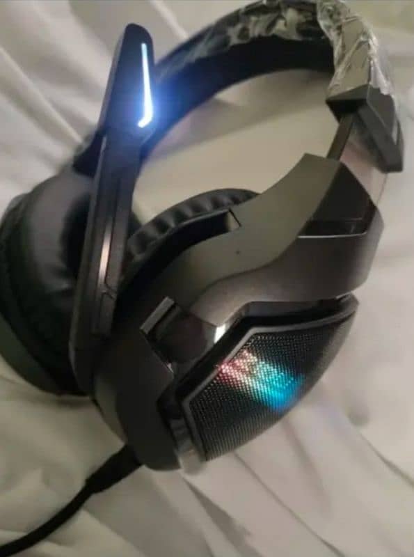 HS GAMING HEADPHONES 1