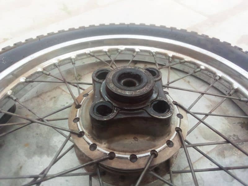 125 genuine 2 rims complet hub 4