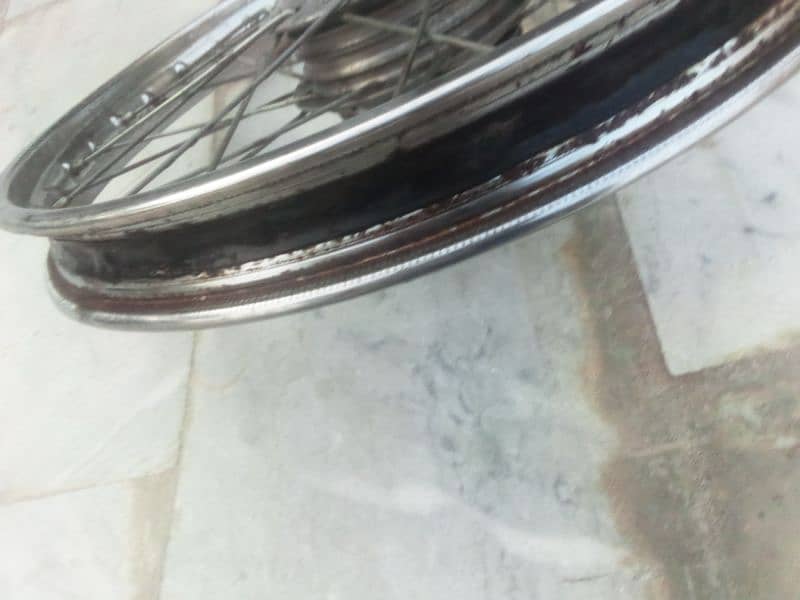 125 genuine 2 rims complet hub 6