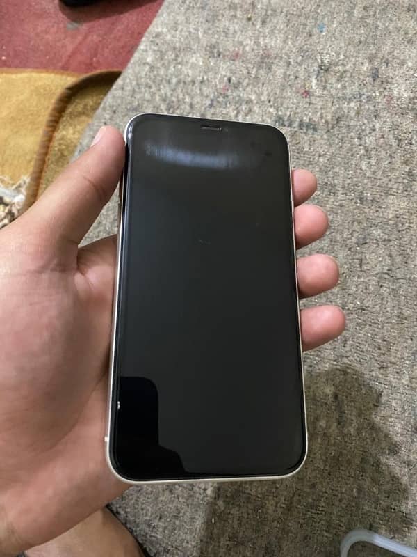 IPhone 11 64GB 10/10 waterpack 3