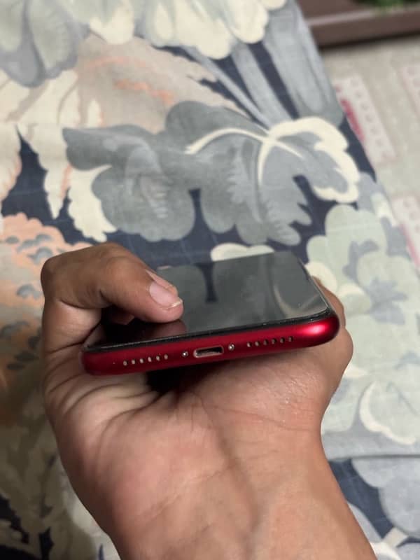 iphone xr jv koi fald nhi hn mobile mai 3