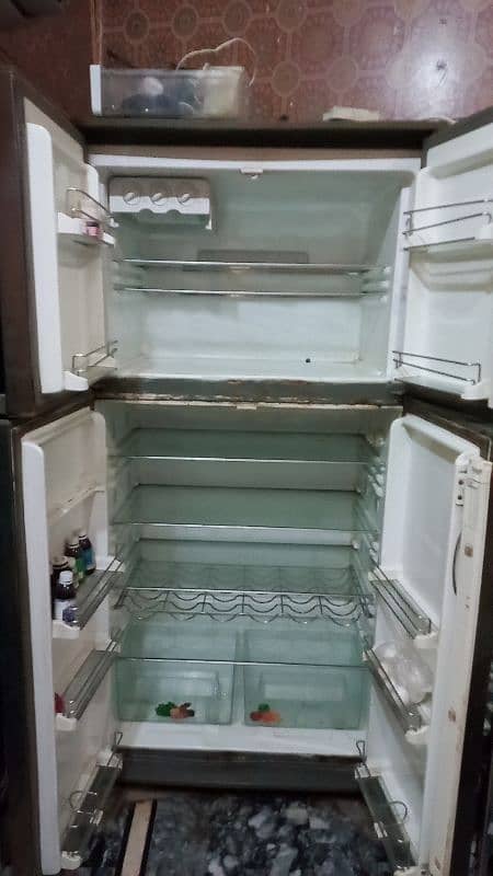 Dawlance Double-Door Fridge/Large Referigerator Excellent Condition 1