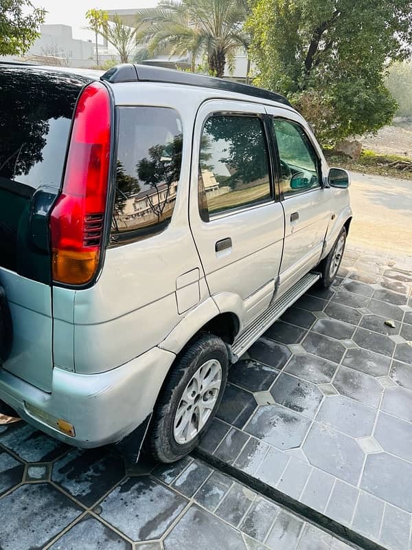 Daihatsu Terios 4x2  automatic 1.3 8