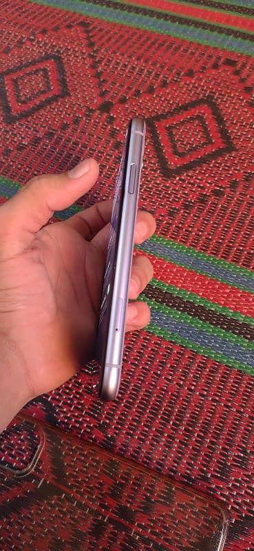 iphone 11 jv . sim working he 64 gb all ok read description. . 4