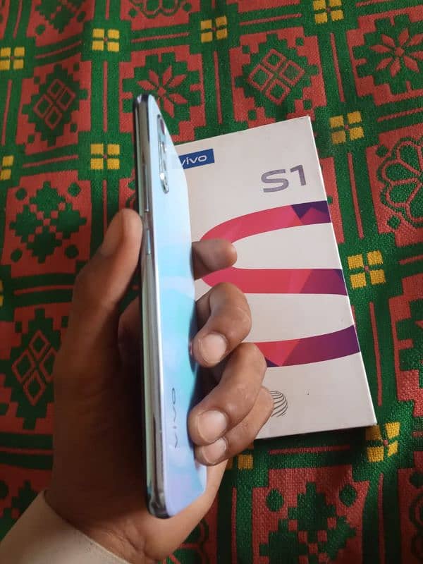 vivo s1 urgent for sale 03092577025 0