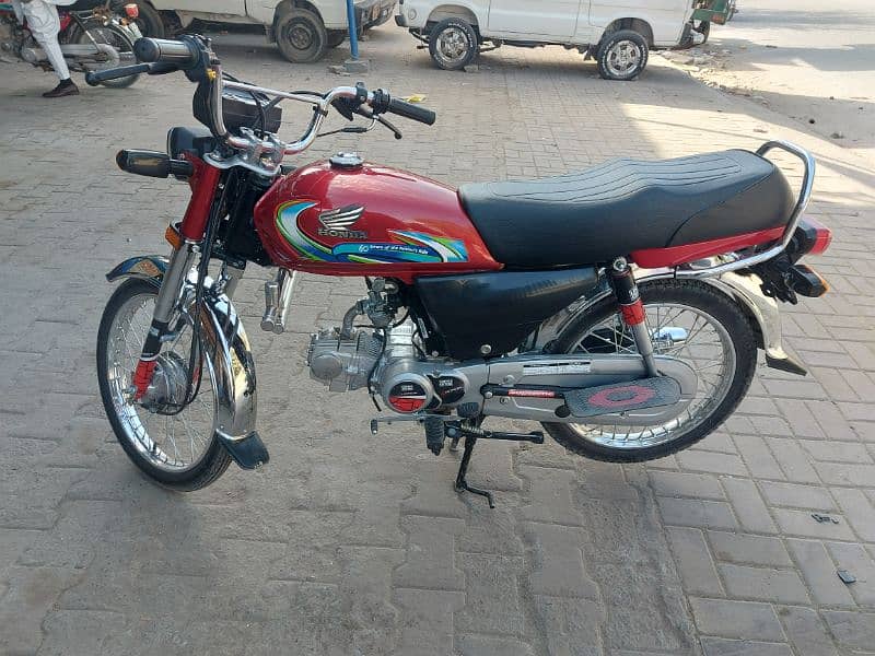 Honda CD70 0