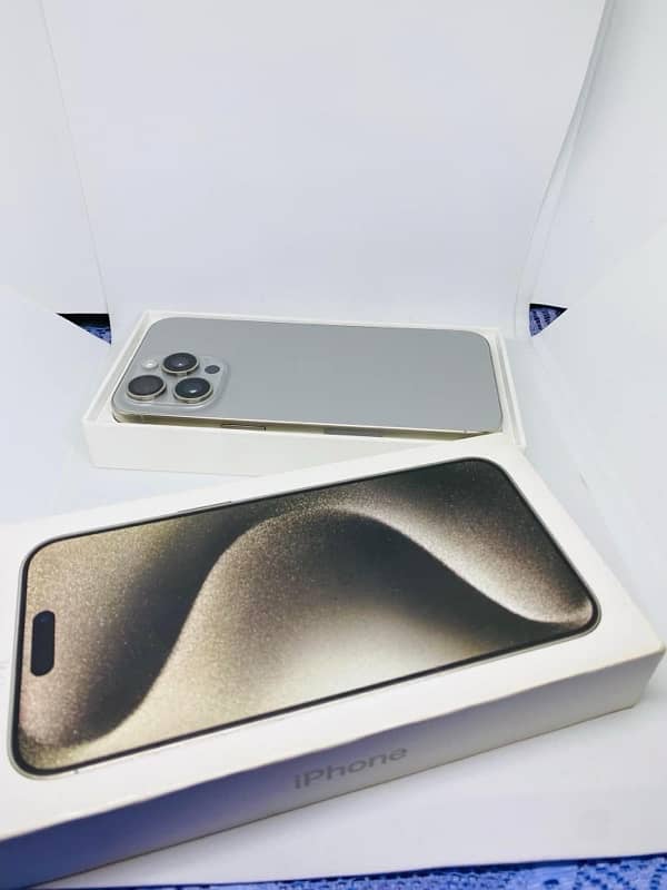 Iphone 15 pro max Natural Titanium 1