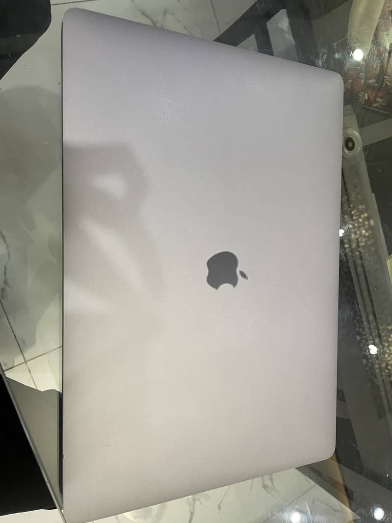 Macbook Pro 2019 i7 0