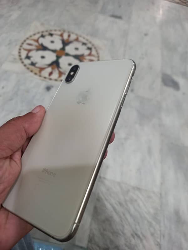 iphone xs max 256gb Pta approved dual sim no fault (only call me) 1