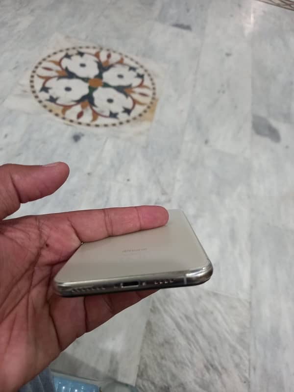 iphone xs max 256gb Pta approved dual sim no fault (only call me) 3