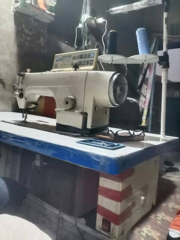 urgent sale gamsy sewing machine 1