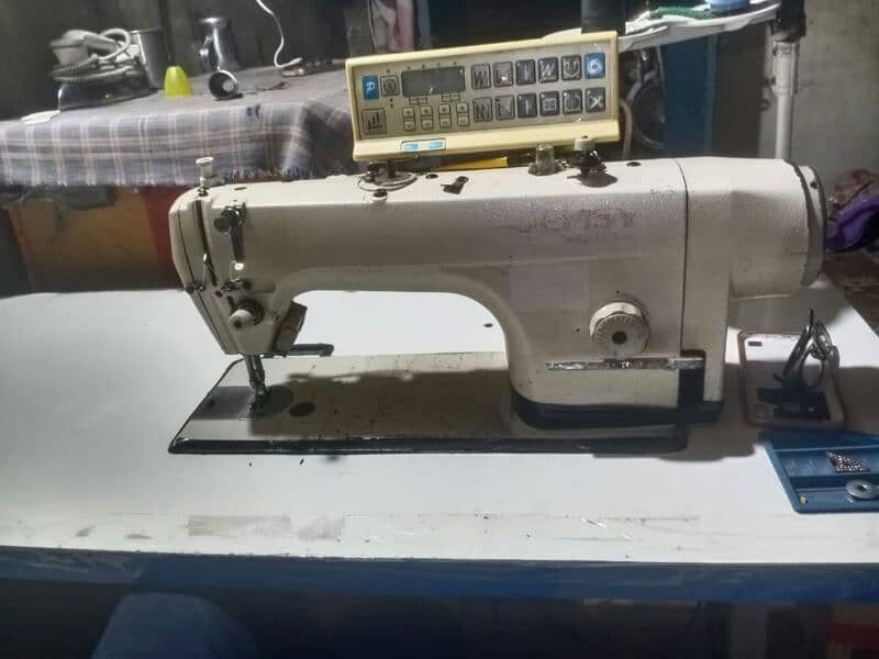 urgent sale gamsy sewing machine 2