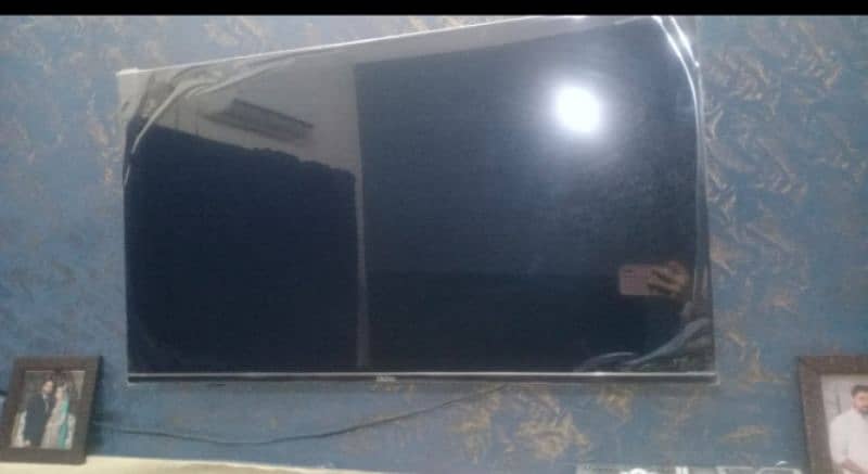 Haier LCD condition 10/10 used with box and remote 0